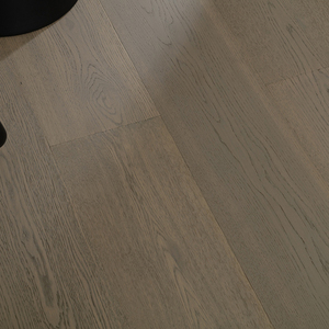 Parquet en bois d'ingénierie multicouche en chêne brossé, finition brillante, qualité AB, système T&G, 20 mm, pour intérieur, idéal pour bar à domicile - Product Image 1