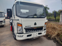 HOWO 4X2 Capacité 6000 L Gaz Diesel Pétrolier Petit Mini Camion Réservoir de Carburant avec Distributeur de Carburant au Pakistan Kenya Faible Pr
