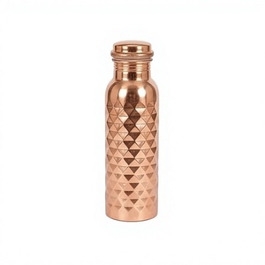 Botella de Agua Estética de Cobre con Patrón Geométrico de Diamantes, Botella de Viaje Moderna y Portátil - Product Image 1