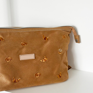 Bolsa de Maquillaje de Gamuza Marrón con Bordado Personalizado de Croissant <span class=keywords><strong>Club</strong></span> - Product Image 4