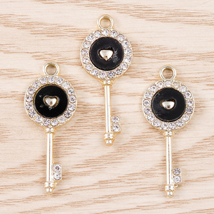 Confezione da 10 pezzi: Ciondolo a forma di cuore alla moda e semplice con accessori in strass, fai da te - Product Image 3