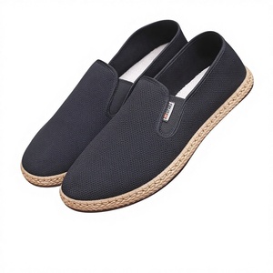 Zapatos de tela de Pekín antiguos 166 para hombre, suela blanda, transpirables, inodoros, con base de <span class=keywords><strong>mil</strong></span> capas de artemisa, tendencia de moda de primavera para papá. - Product Image 1
