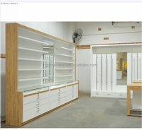 Vitrines de présentation de lunettes de luxe Maxsen, présentoirs à lunettes personnalisés avec éclairage LED pour magasins d'optique - Écologiques et étanches