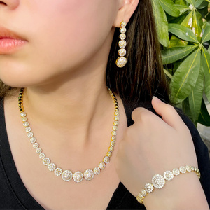 두바이 골드 도금 큐빅 지르코니아 스톤 럭셔리 라운드 모양 아프리카 인도 신부 보석 세트 숙녀 웨딩 신부 로맨틱 - Product Image 2