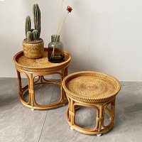 Table basse en rotin tissé à la main de style sud-est asiatique et table d'appoint bohème pour la décoration du salon et du balcon