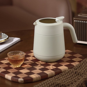 Carafe Thermique Moderne Minimaliste de Luxe Léger en Métal Acier Inoxydable 316 de 1450 ml avec Infuseur à Thé et Cafetière Isolée pour Maison et Bureau - Product Image 4