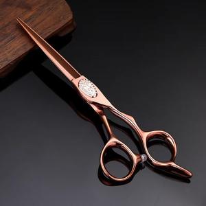 กรรไกรซอยผมสีม่วงทองขนาด 6.0 นิ้ว รุ่น K7T สำหรับช่างทำผม ใช้ในร้านเสริมสวย กรรไกรสำหรับคนถนัดขวา ตกแต่งด้วยคริสตัล - Product Image 2