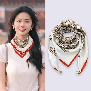 2024 Damen Frühling Herbst Winter Warm Stilvolles Dreieck Design Magnetische Saug schnalle Quadratischer Seiden schal Bedruckte Baumwolle Warm