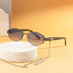 Gafas <span class=keywords><strong>de</strong></span> sol KAJILA <span class=keywords><strong>de</strong></span> moda, con diseño elegante, logotipo personalizado, montura metálica en forma <span class=keywords><strong>de</strong></span> diamante con cadena, protección UV400, para mujer. - Product Image 2