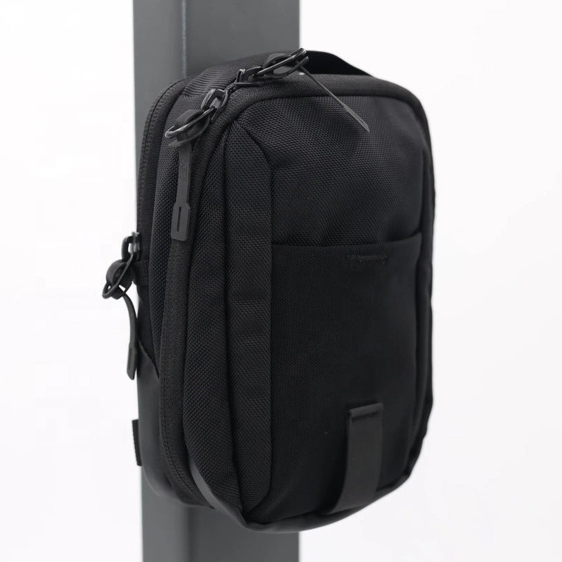 Factory Stock Fitness Water Bottle Holder Mobile Phone Key Storage Magnetic Polyester Gym Messenger Bag Sport Large Capacity