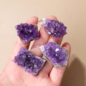 Mini Cluster di Ametista in Pietra di Cristallo Naturale con Energia Curativa all'Ingrosso per Decorazione di Casa e Giardino - Product Image 1