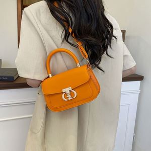 Bolso Bandolera Cuadrado Pequeño de PU, Ajustable con Botones, Ligero, Simple, Versátil, de Diseño, de Lujo, para Uso Diario, para Mujer - Product Image 3