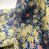 Tissu imprimé numérique feuilles et fleurs 100 % polyester, respirant, léger et écologique, idéal pour robes et vêtements pour filles - Grande Vente