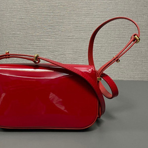Sacs à main en cuir rouge de haute qualité, design élégant et tendance, sacs à main de luxe pour femmes, confectionnés sur mesure - Product Image 1