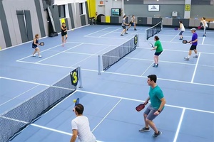 Piso Deportivo Moderno Fluorescente de PVC Acrílico Modificado, Impermeable, en Rollo, para Interiores y Exteriores, para Canchas de Tenis y Pickleball - Product Image 3