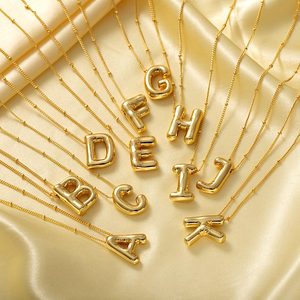 Collana con Ciondolo a Forma di Lettera Iniziale in Acciaio Inossidabile Placcato <span class=keywords><strong>Oro</strong></span> 18K, 26 Lettere dell'Alfabeto, per Donne e Ragazze - Product Image 1