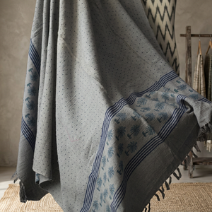 Manta de Lujo Tejida con Estampado de Bloques Grises para Decoración del Hogar, Sala de Estar, Ropa de Cama y Viajes - Mayor Calidad - Product Image 3
