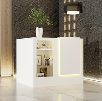 Comptoir de réception avec éclairage LED coloré et étagères en verre réglables – Idéal pour les points de vente et les caisses.