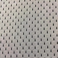 100% Polyester Bird Eye Mesh Fabric 130GSM Vêtements de sport tricotés et costume de football pour une utilisation en extérieur-StockLots des fabricants