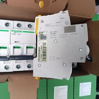 Interruptor Automático Miniatura Schneider Acti9 IC65N A9F18363, 3P C63A 6kA MCB, Protección Trifásica Contra Sobrecarga y Cortocircuito, AC400V