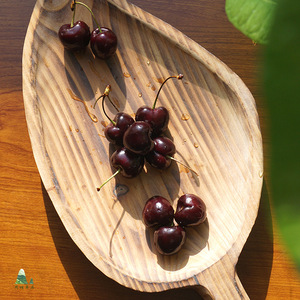 Bandeja de frutas hecha a mano de madera de cedro en forma de corazón, color marrón oscuro, para decoración y almacenamiento en la mesa del hogar. - Product Image 3