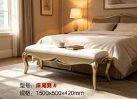 Banc de lit français de luxe, banc de bout de lit rembourré crème avec pieds en or champagne