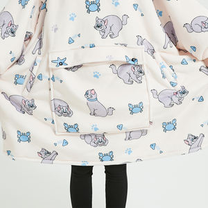 Usine pas cher couverture à capuche en flanelle pour adulte en gros grande couverture sherpa douce couverture portable surdimensionnée sweat-shirt polyester - Product Image 5