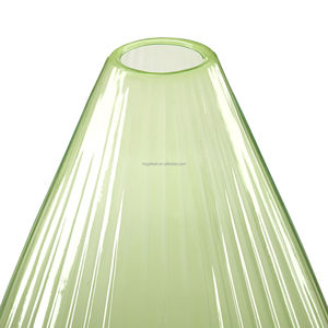 Lot de 10 protecteurs de plantes réutilisables en PVC transparent vert en forme de dôme anti-gel pour escargots et oiseaux 20x20x24cm-HUGELEAF - Product Image 5