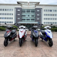 Nouveau Scooter de Course à Essence Modèle Populaire Lindy 125cc du Liban avec Autocollant