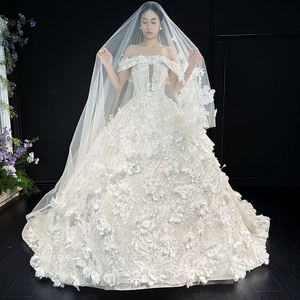 חם מכירה אירופאי בית משפט בסגנון אירופאי שמלת כלה 3 פרחים מכונית תחרה-קו שמלת כלה יוקרה כדור כלה - Product Image 1