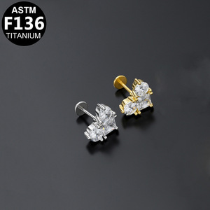 Clous d'oreilles en zircon plaqué titane en forme de cœur pour piercing au cartilage ou au lèvre, bijoux en titane ASTM F136 - Product Image 2