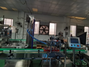 Alimentateur de capsules entièrement automatique de type élévateur et machine de capsulage <span class=keywords><strong>rotative</strong></span> à quatre roues - Product Image 2