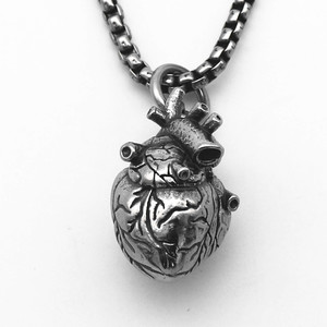 Yunnique – collier avec pendentif en forme de cœur en acier inoxydable, bijoux cadeau unisexe, TGHP-0861 - Product Image 1