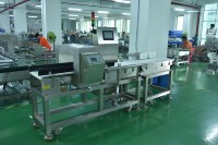 Máquina Combinada de Detección de Metales y Medición de Peso Industrial - Herramienta de Inspección de Alta Velocidad y Precisión para la Industria Manufacturera