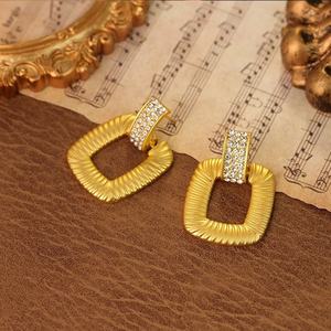 Pendientes de Plata 925 con Diseño Vintage de Puntos Cuadrados y Diamantes para Mujer con Patrones Exagerados - Product Image 6