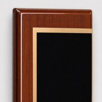 Plaque en bois de noyer brillant avec plaque en métal noir et bordure dorée, gravure personnalisée, trophée de récompense pour l'honneur et les réalisations