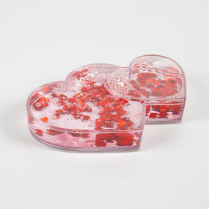 Marco DE FOTOS brillante flotante líquido en forma de corazón dos lentejuelas pequeñas rojas románticas personalizadas al por mayor para el Día de San Valentín - Product Image 5