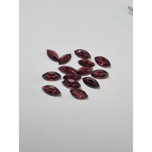 Pierre précieuse naturelle grenat taille marquise 4x8 mm en vrac |   Granat rouge facetté pour la fabrication de bijoux |   Fournisseur en gros de pierres précieuses - Product Image 1