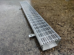 Grille de drainage linéaire en acier inoxydable 304 316 pour douche, piscine, drainage de tranchée, couverture de drainage, conception personnalisée - Product Image 6