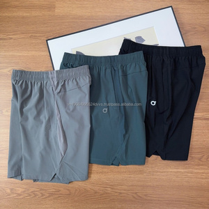 Shorts de course respirants et à séchage rapide pour hommes, vêtements de sport vendus en ligne, adaptés au jogging, au basketball et aux sports d'été. - Product Image 3