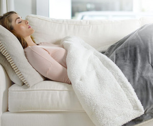 Manta de calefacción eléctrica personalizada Manta eléctrica calentada recargable Manta cómoda con función de calefacción - Product Image 4