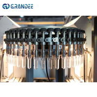 Machine de soufflage de bouteilles automatique 15000 BPH à 7 cavités, type servo, à pas variable, pour bouteilles d'eau, de boisson et d'huile