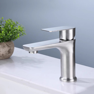 Rubinetto Miscelatore per Lavabo da Bagno Moderno in Acciaio Inox con Valvola in Ceramica, Montaggio su Piano a Foro Singolo - Product Image 6