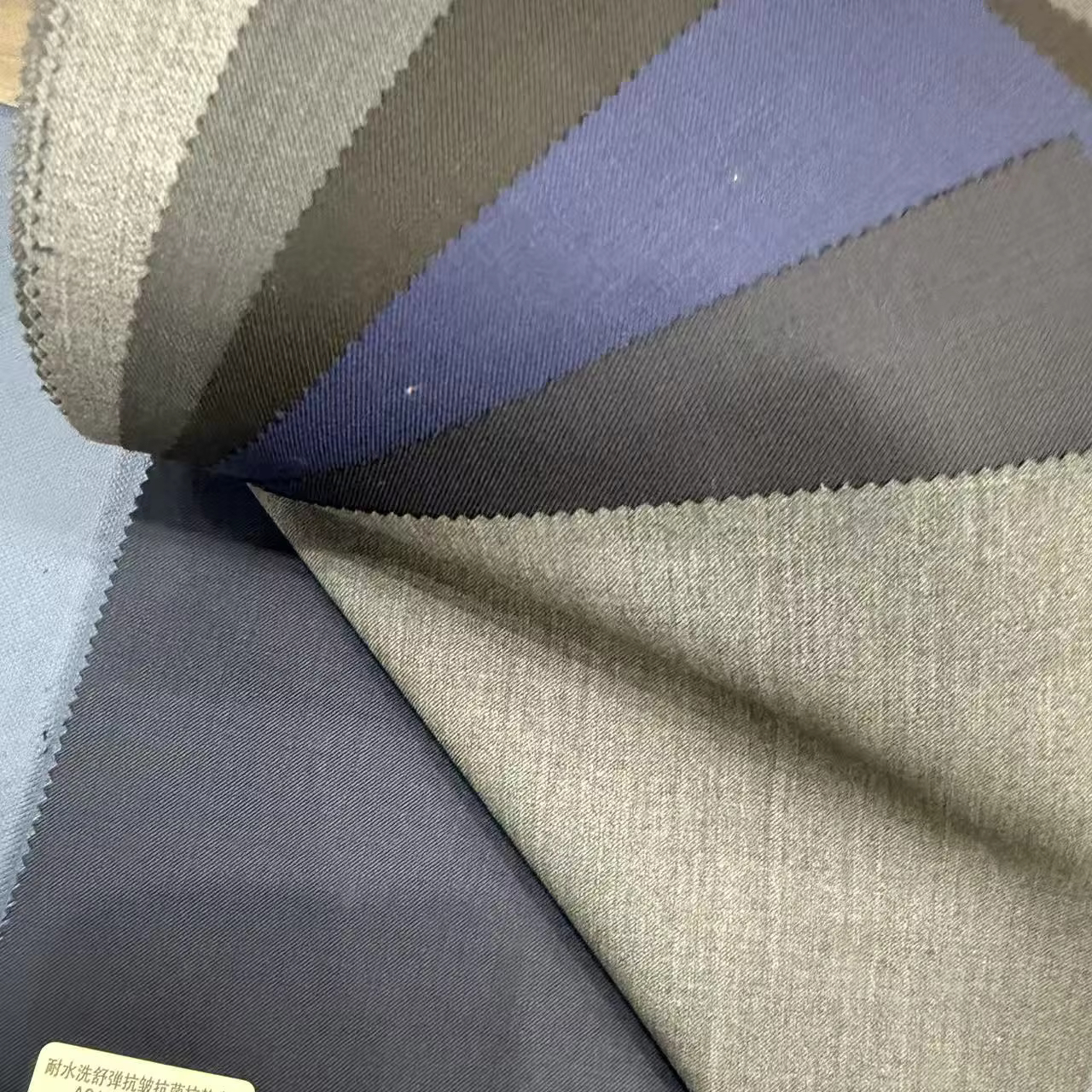 Super 110's Wool Cashmere Solid Check Fabric Book Yarn Dyed Twill Weave for Suits Jackets and Garments Wrought Style