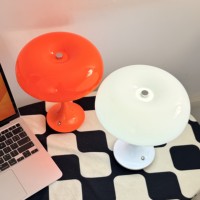 Lampe de Table Tactile Design Champignon Moderne pour Chambre/Bureau, Alimentée par Batterie, 3 Températures de Couleur, Luminosité Réglable, en Plastique, Décoration Intérieure