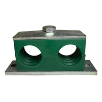Collier de serrage en plastique à double trou léger avec plaque inférieure étendue pour la fixation de conduites sur équipement hydraulique
