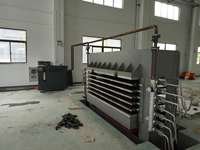 Ligne de production de machine de presse à chaud de contreplaqué MDF automatique