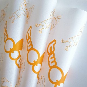 Rollo de Papel de Regalo Impermeable de Doble Cara con Revestimiento de PE y Patrón de Mármol con Bordes Dorados para Envolver Regalos y Manualidades - Product Image 3