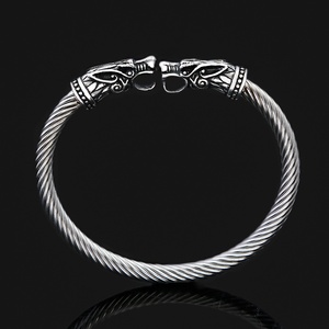 สร้อยข้อมือสแตนเลสสตีลลายหัวหมาป่าสไตล์ไวกิ้งสำหรับผู้ชาย แข็งแรง ทนทาน ดีไซน์ย้อนยุค คุณภาพสูง วินเทจ เครื่องประดับโลหะหนัก - Product Image 2