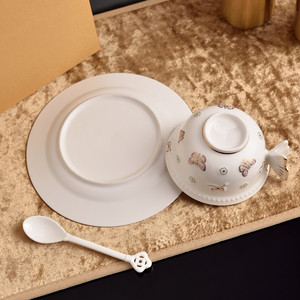 Ensemble de 3 bols à dessert en porcelaine fine européenne à motif papillon rose, design moderne et luxueux, respectueux de l'environnement, en forme de papillon - Product Image 2